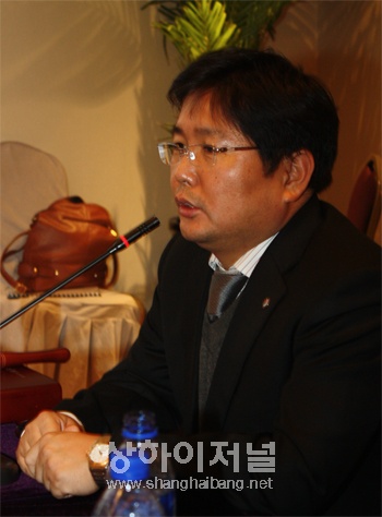제4대 화동지역 한국상회 연합회 회장으로 당선된 연운항한국상회 도학노 회장