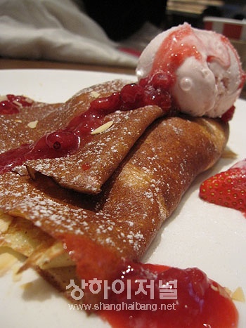 사진 10 Berry crepe(35元)