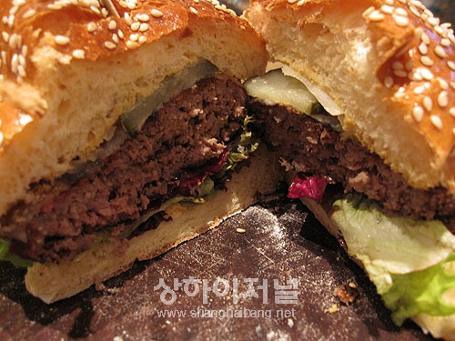사진 11 수제햄버거(48元)