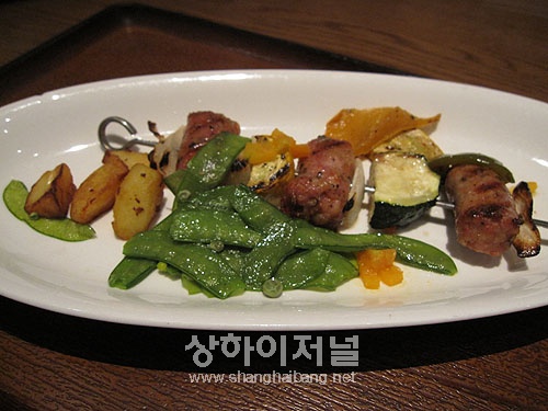 사진 12. Grilled sausage(35元)