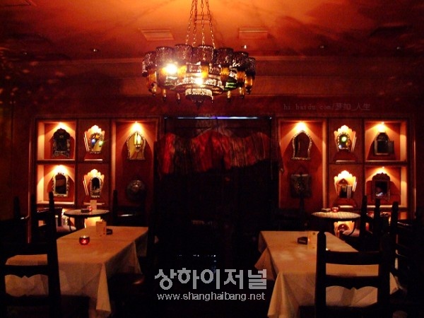 1 층 레스토랑