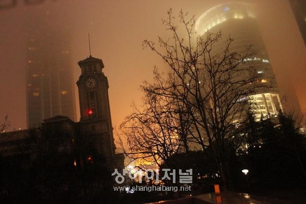 2층 테라스자리에서 보이는 풍경