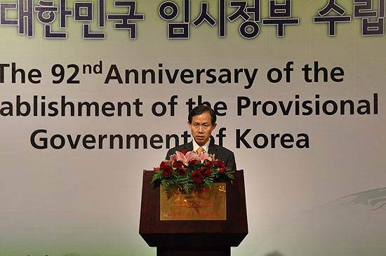 축사를 하고 있는 안총기 총영사