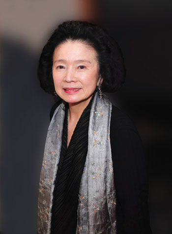 부인 영화배우 윤정희 씨