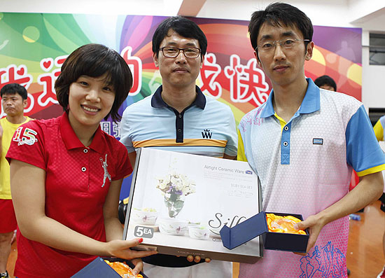 A조 혼합복식 우승 김지현, 오홍매(SKBC)