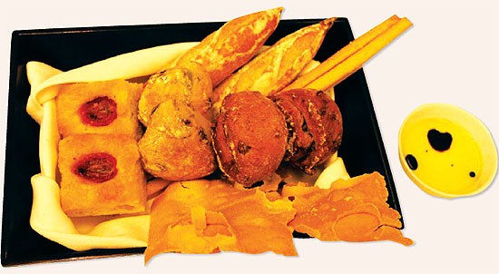 PORKLOIN WITH PASSION FRUIT SOURCE