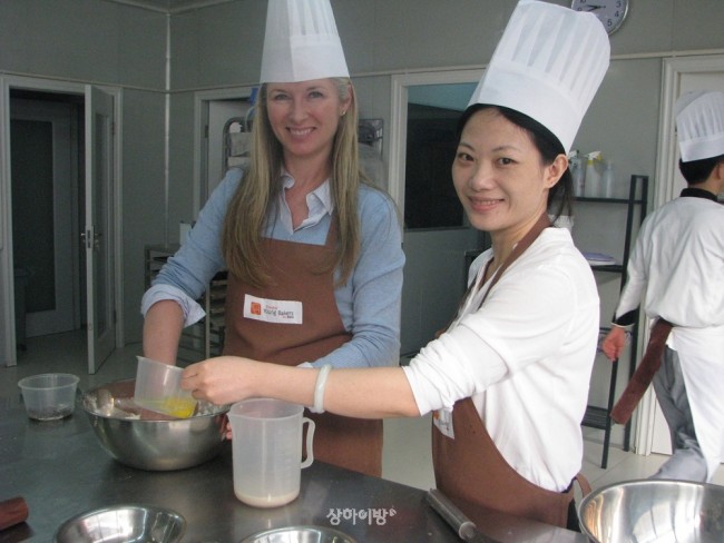 Shanghai+Young+Bakers-%EC%BF%A0%ED%82%B9%ED%81%B4%EB%9E%98%EC%8A%A4+%281%29.jpg