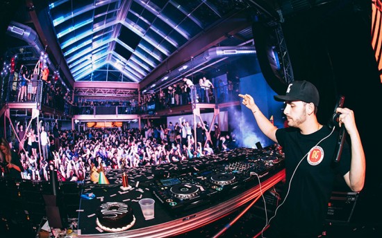 DJ+%EB%B3%B4%EB%A5%B4%EA%B3%A0%EC%96%B4.jpg